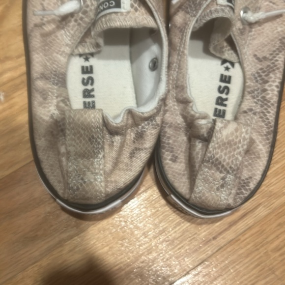 Like new!! Converse slip-on sneakers - Picture 6 of 6
